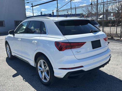Ibis White 2023 Audi Q3 Premium 45 TFSI S line quattro Tiptronic