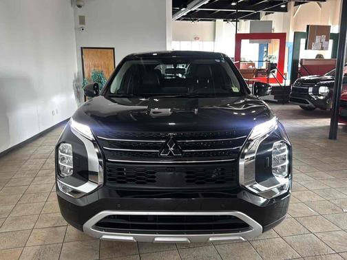 Black Diamond 2024 Mitsubishi Outlander SE S-AWC