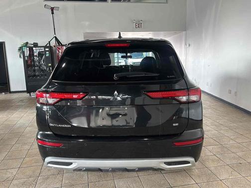 Black Diamond 2024 Mitsubishi Outlander SE S-AWC