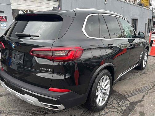 Black Sapphire Metallic 2019 BMW X5 xDrive40i