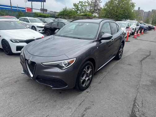 Vesuvio Gray Metallic 2023 Alfa Romeo Stelvio Ti