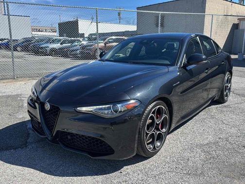 Vulcano Black Metallic 2023 Alfa Romeo Giulia Veloce RWD