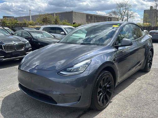 2022 Tesla Model Y Long Range Dual Motor All-Wheel Drive