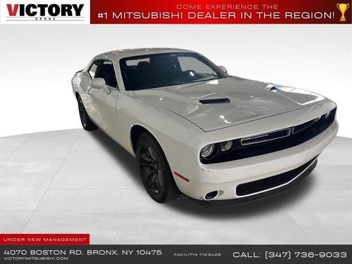 White Knuckle Clearcoat 2023 Dodge Challenger SXT