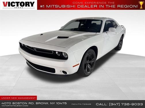 White Knuckle Clearcoat 2023 Dodge Challenger SXT