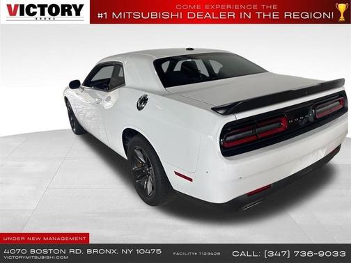 White Knuckle Clearcoat 2023 Dodge Challenger SXT