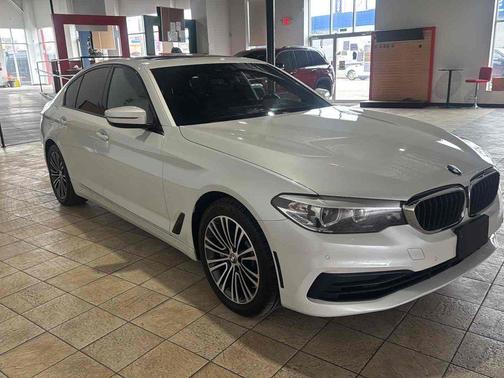 Mineral White Metallic 2019 BMW 540 xDrive