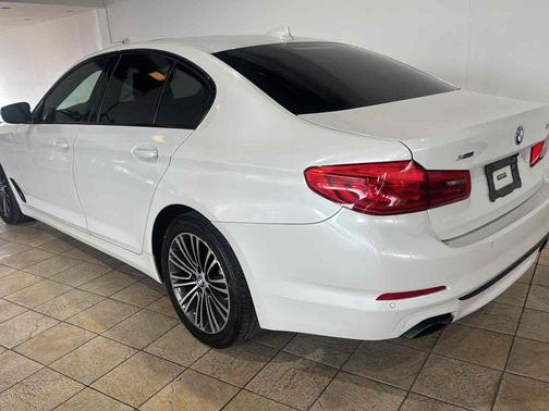 Mineral White Metallic 2019 BMW 540 xDrive