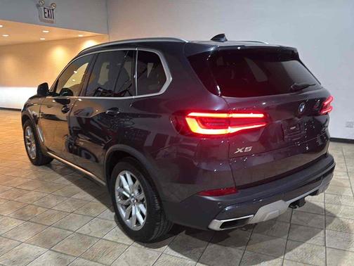 Arctic Gray Metallic 2020 BMW X5 sDrive40i