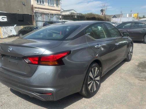 Gun Metallic 2022 Nissan Altima 2.5 SV
