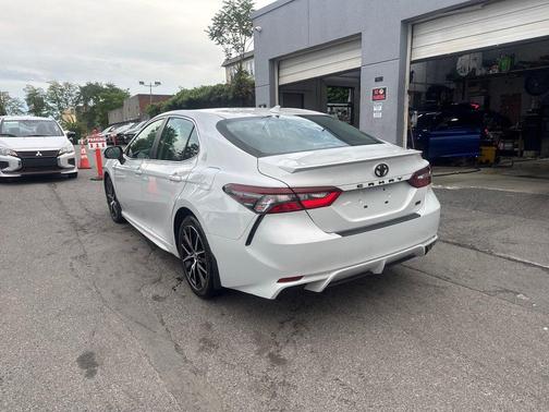 Ice Edge 2024 Toyota Camry SE
