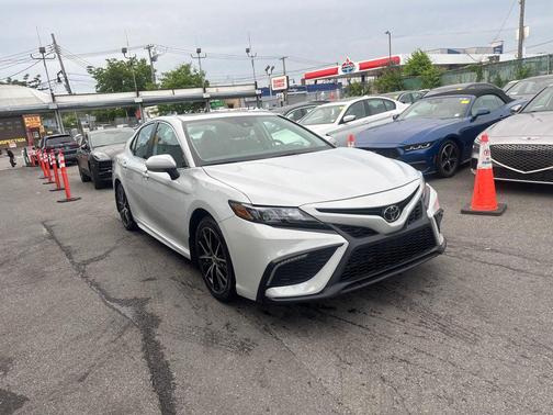 Ice Edge 2024 Toyota Camry SE