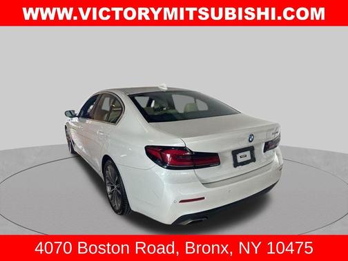 Mineral White Metallic 2022 BMW 530 i