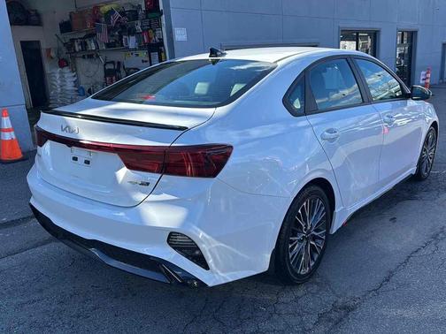 Snow White Pearl 2023 Kia Forte GT-Line IVT