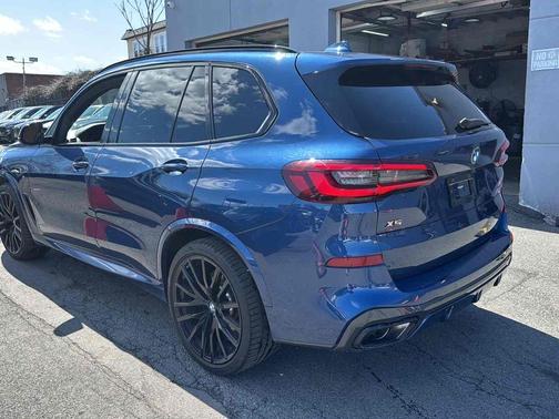 Phytonic Blue Metallic 2021 BMW X5 M50i Sports Activity Vehicle