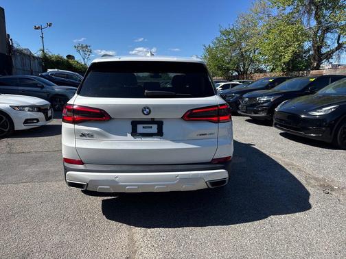 Mineral White Metallic 2020 BMW X5 xDrive40i