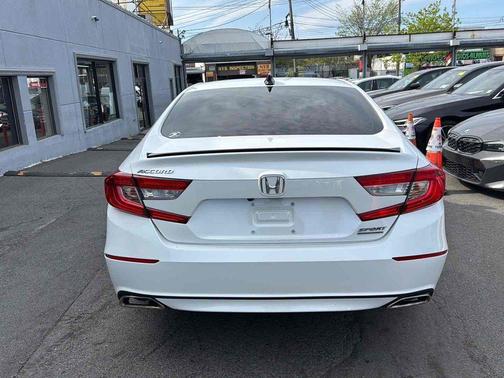 Platinum White Pearl 2022 Honda Accord Sport SE 1.5T