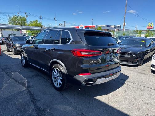 Black Sapphire Metallic 2019 BMW X5 xDrive40i