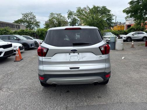 INGOT SILVER METALLIC 2019 Ford Escape SE