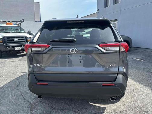Magnetic Gray Metallic 2024 Toyota RAV4 XLE FWD (Natl)
