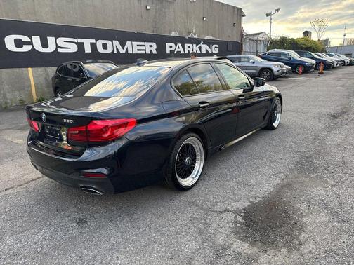 Azurite Black Metallic 2018 BMW 530 xDrive