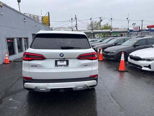 Mineral White Metallic 2020 BMW X5 xDrive40i