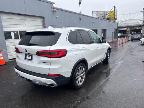 Mineral White Metallic 2020 BMW X5 xDrive40i