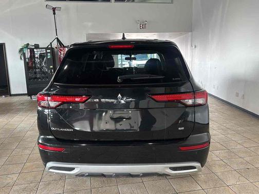 Black Diamond 2024 Mitsubishi Outlander SE 2.5 S-AWC