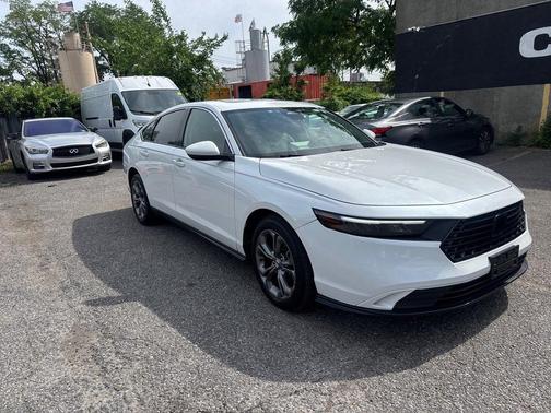 Platinum White Pearl 2024 Honda Accord EX