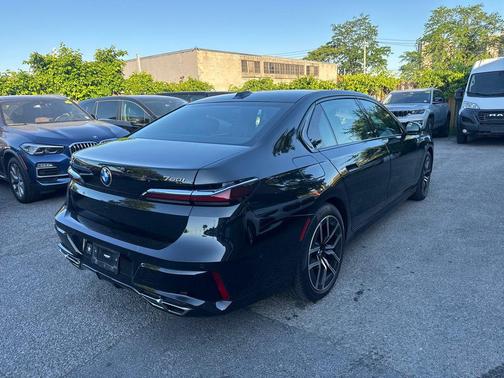 Black Sapphire Metallic 2023 BMW 760 i xDrive