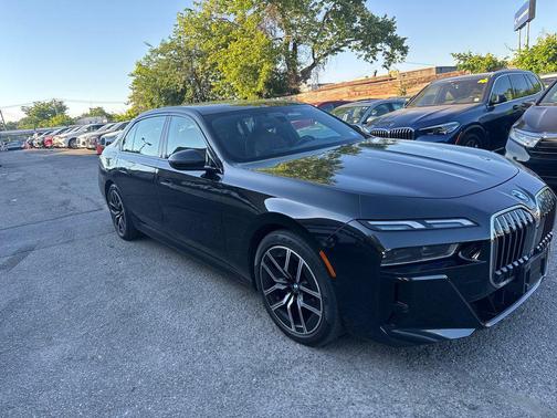 Black Sapphire Metallic 2023 BMW 760 i xDrive