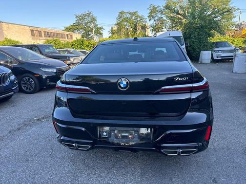 Black Sapphire Metallic 2023 BMW 760 i xDrive