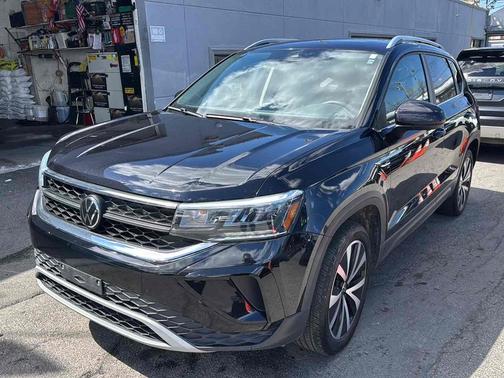 2024 Volkswagen Taos SE FWD