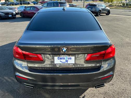 2018 BMW 530 530i