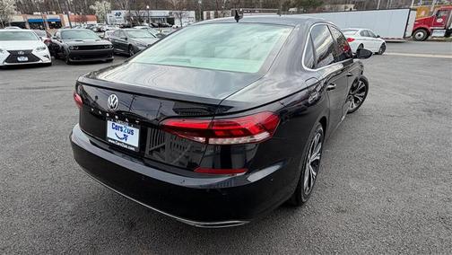 Deep Black Pearl 2020 Volkswagen Passat 2.0T SE
