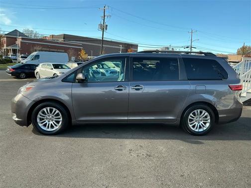 2015 Toyota Sienna XLE Premium