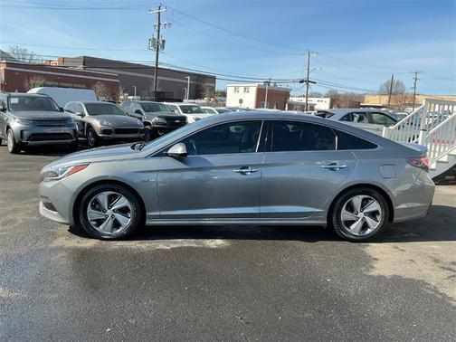 2017 Hyundai SONATA Hybrid Limited