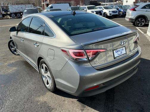2017 Hyundai SONATA Hybrid Limited