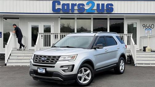 Ingot Silver Metallic 2017 Ford Explorer XLT