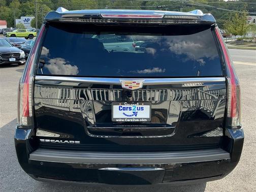 2017 Cadillac Escalade Luxury