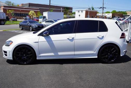 2016 Volkswagen Golf R 4-Door