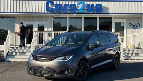 Granite Crystal Metallic Clearcoat 2019 Chrysler Pacifica Limited