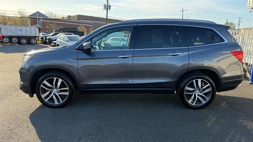Modern Steel Metallic 2017 Honda Pilot Touring