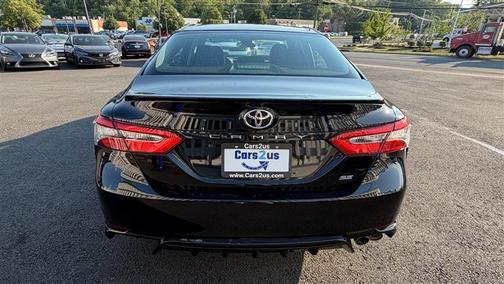 Midnight Black Metallic 2018 Toyota Camry SE