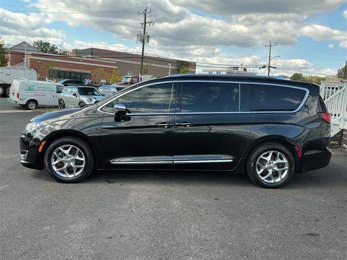 2017 Chrysler Pacifica Limited