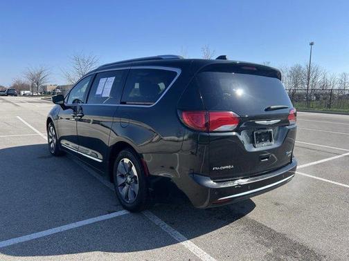 2018 Chrysler Pacifica Hybrid Limited