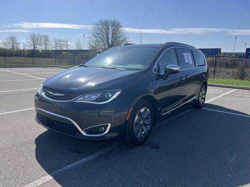 2018 Chrysler Pacifica Hybrid Limited