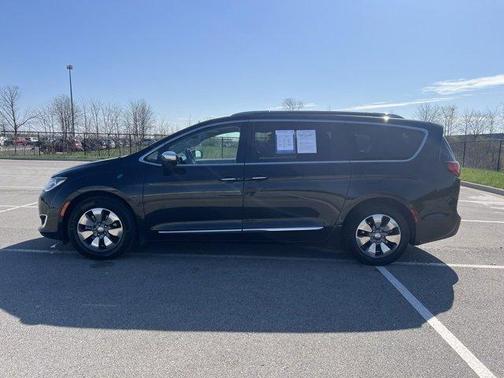 2018 Chrysler Pacifica Hybrid Limited