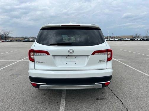 Platinum White Pearl 2021 Honda Pilot Touring 7-Passenger