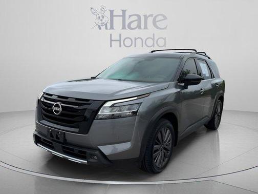 2 Tone Gun / Black Roof 2023 Nissan Pathfinder SL
